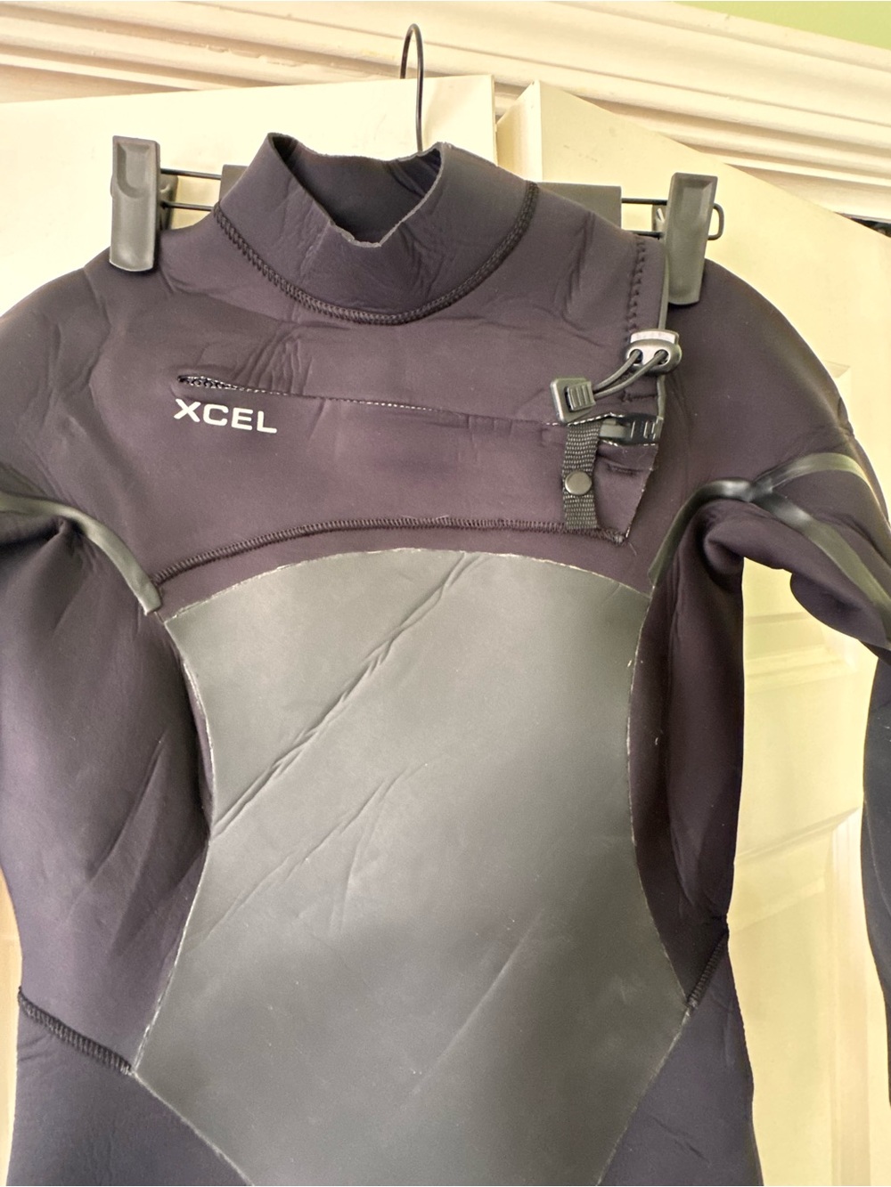 XCEL Women's Black Neoprene Wetsuit Top